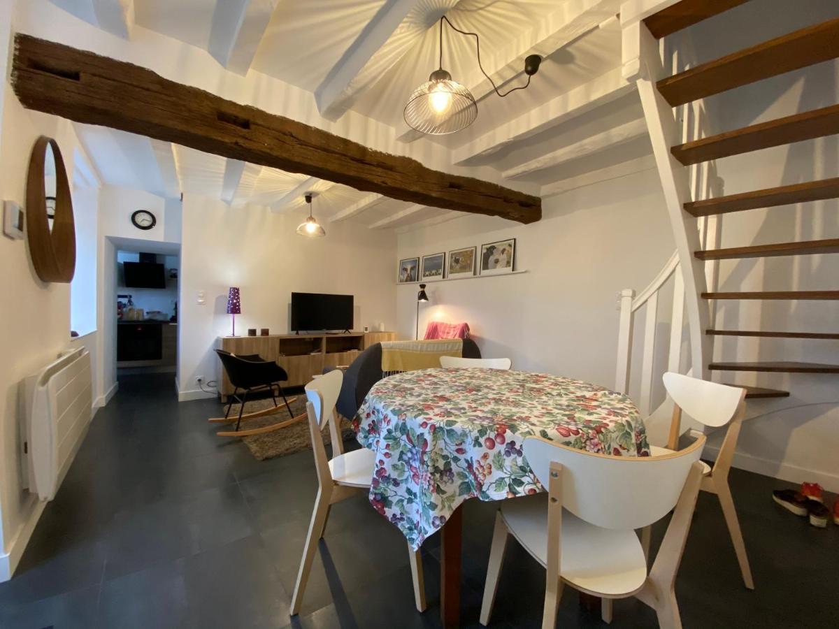 Holiday home Du Petit Rocher Suzanne Sainte-Suzanne (Mayenne)